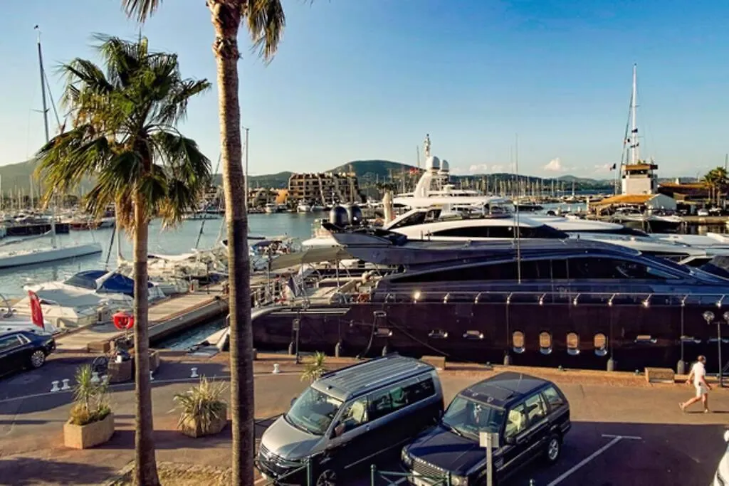 Luxe Penthouse Les Pieds Dans L'Eau Saint-Tropez 4 Apartment Cogolin