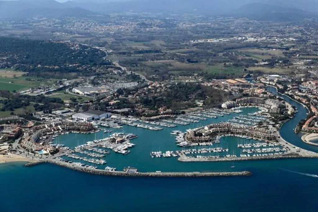 Luxe Penthouse Les Pieds Dans L'Eau Saint-Tropez 4 Apartment Cogolin